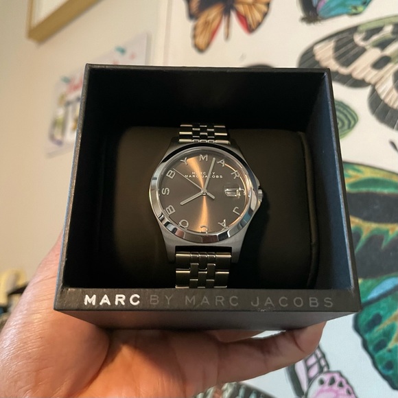 MARC by MARC JACOBS Watch MBM3348 NEEDS BATTERY REPLACEMENT - Picture 1 of 5